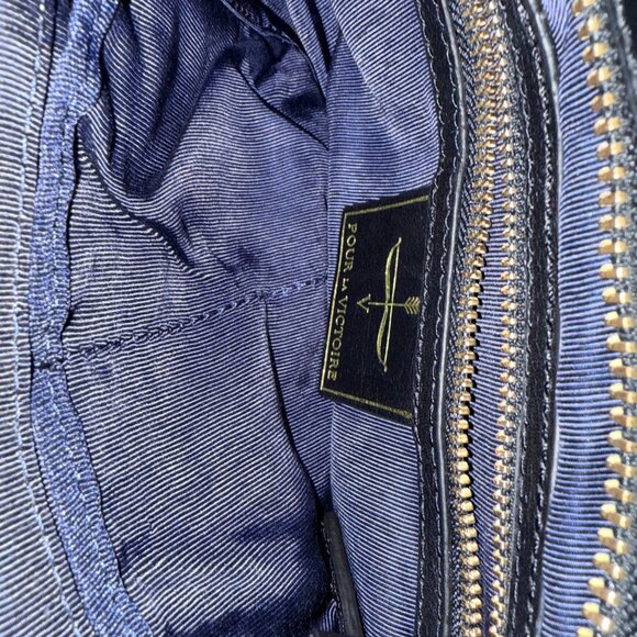 Pour la Victoire Beautiful leather Clutch - Picture 3 of 6